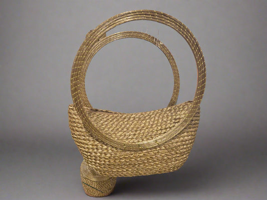 Golden Grass Handbag – Crafted from Nature, Woven with Tradition
